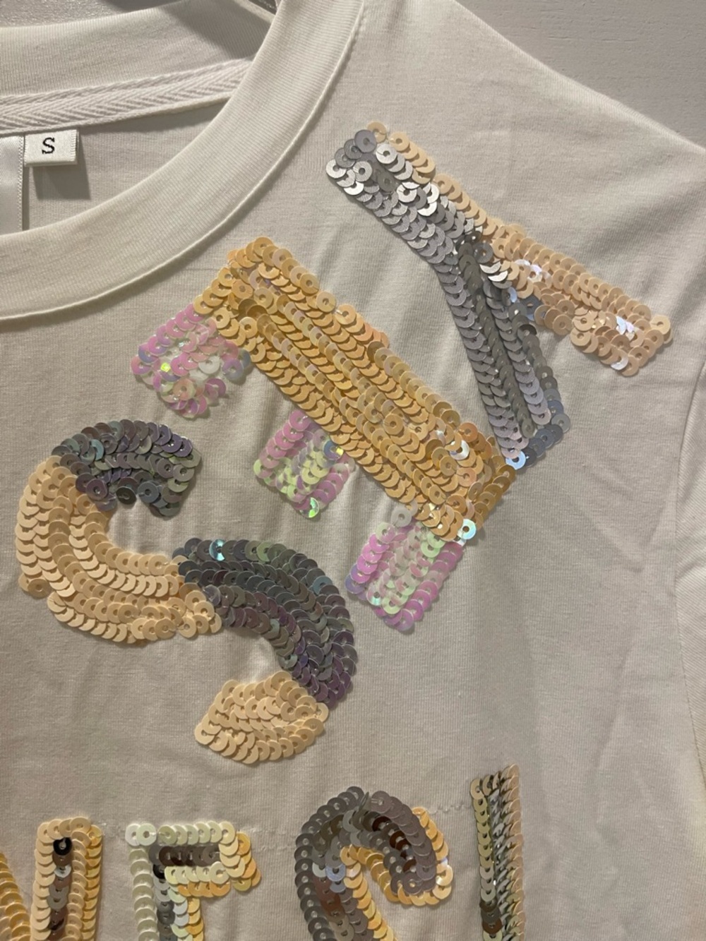 Queen Of Hearts Sequin Embellished 'YES!' Graphic T-Shirt Dress Size Small - Picture 3 of 10